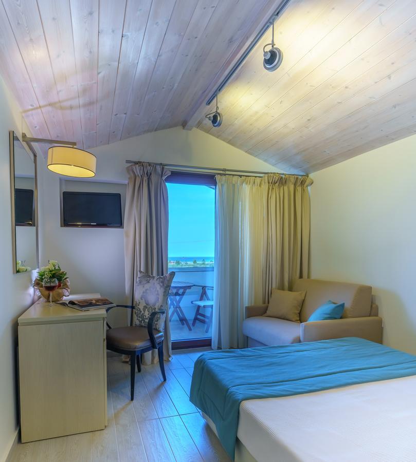 Cosmopolitan Hotel & Spa Paralia Katerinis Bagian luar foto